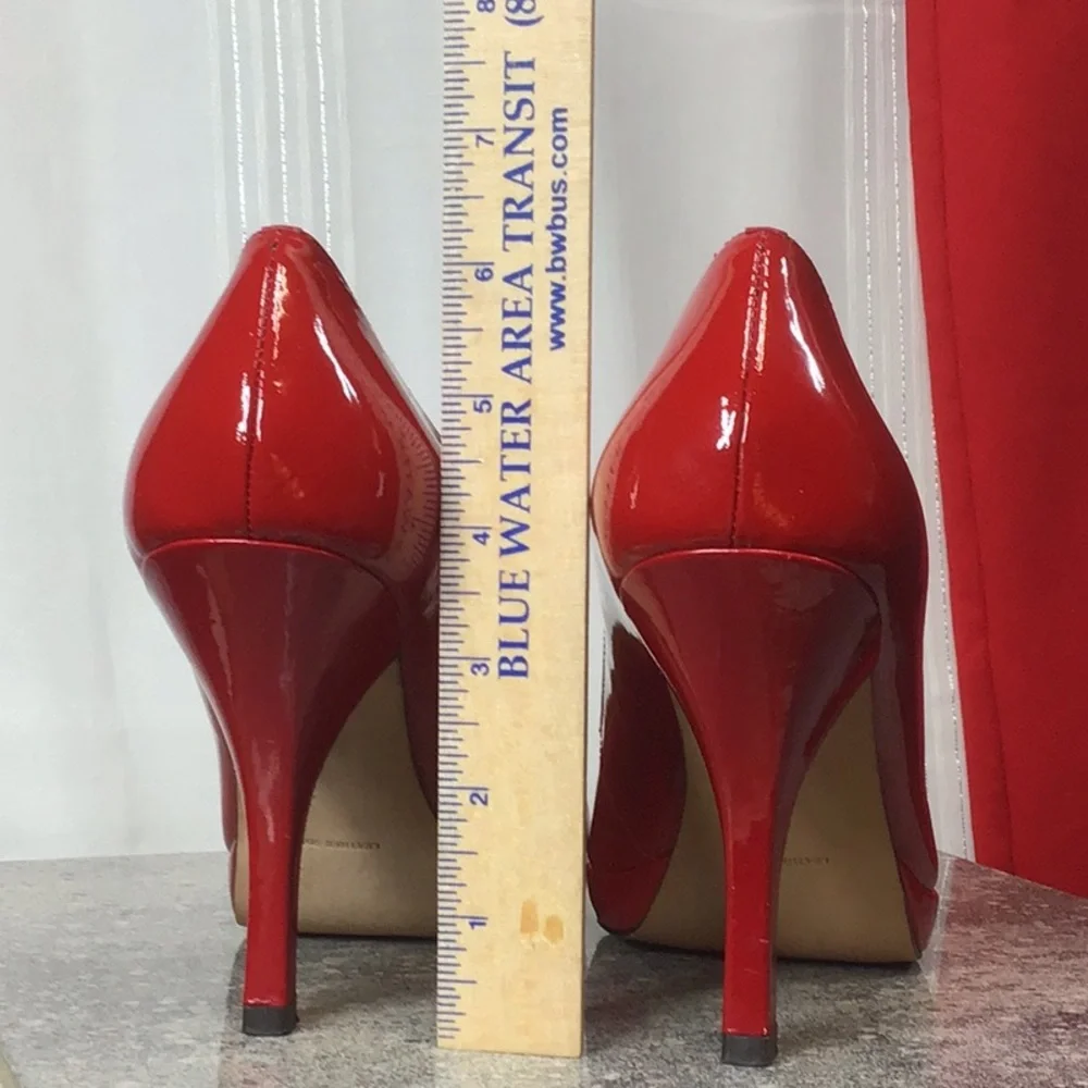 ♥️ Tahari Colby Red Patent Leather Point Toe Platform Heels Sz.8 - Picture 3 of 11
